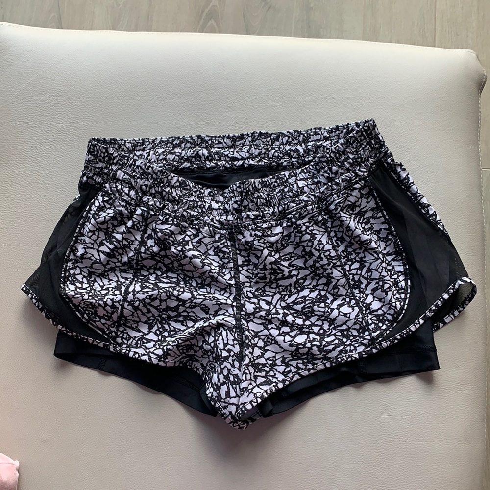 Lululemon built in spandex shorts